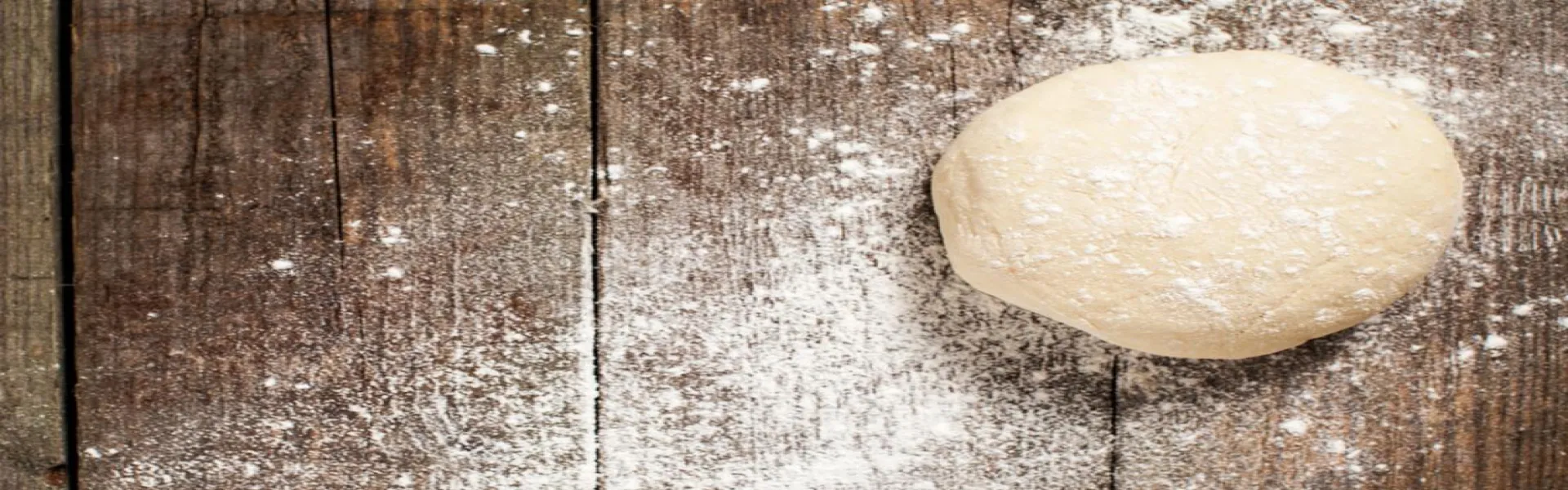 Teig auf Tisch