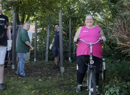 Carmen fährt gerne Fahrrad