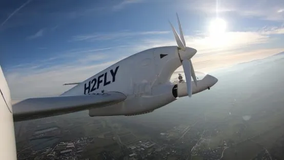 Flüssiger Wasserstoff für Flugzeuge