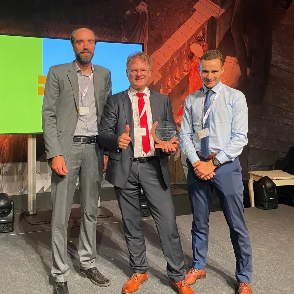 Air Liquide Electronics wurde von Globalfoundries Fab1 mit dem Supplier Award in der Kategorie „Outstanding Supply Flexibility“ ausgezeichnet.