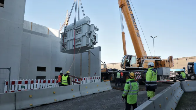 Groß-Elektrolyseur “Trailblazer”: Der Bau geht voran